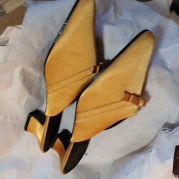 Victoria 's secret slip on shoes. New. Goldfish orange color. - Picture 3 of 7